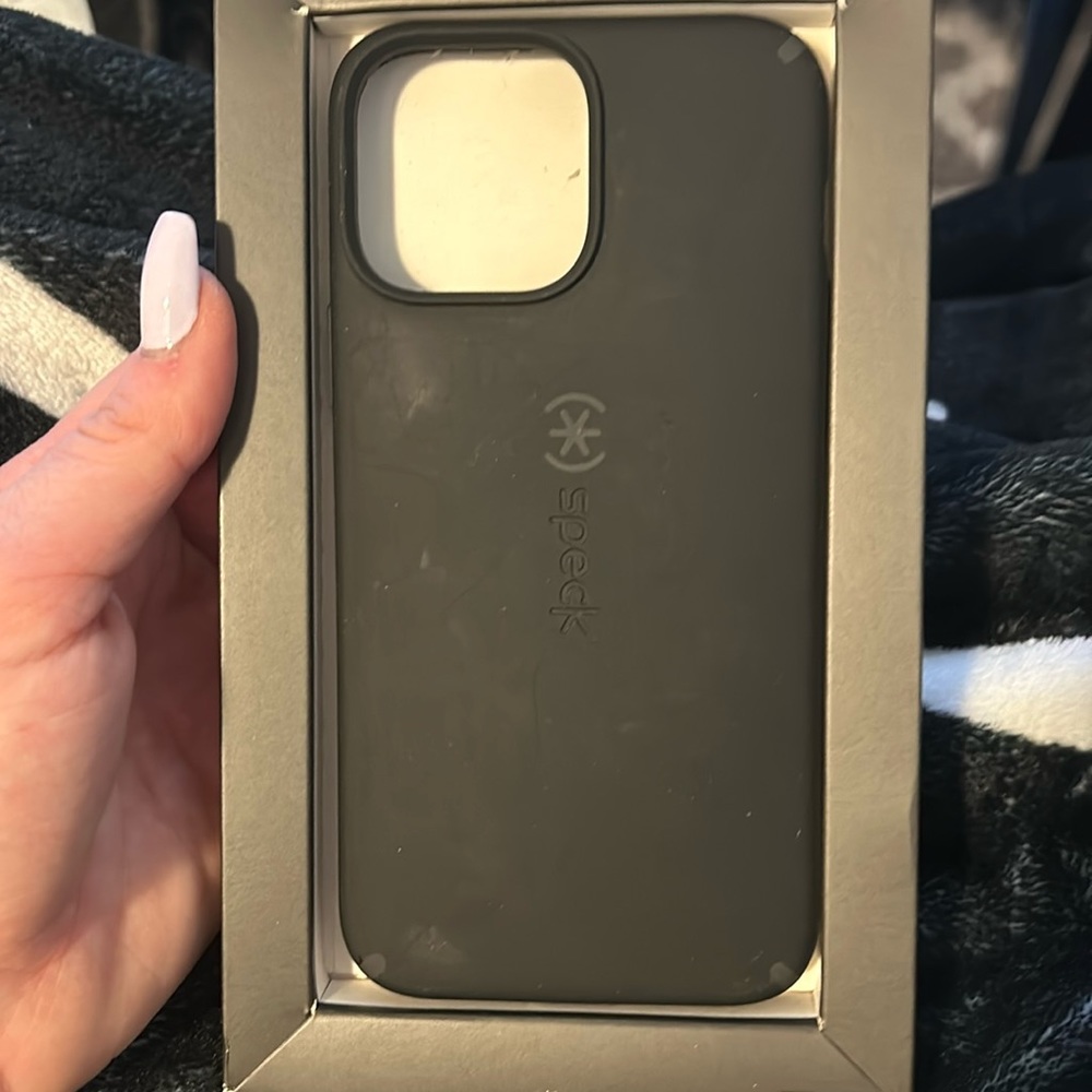speck iphone 13 pro max phone case